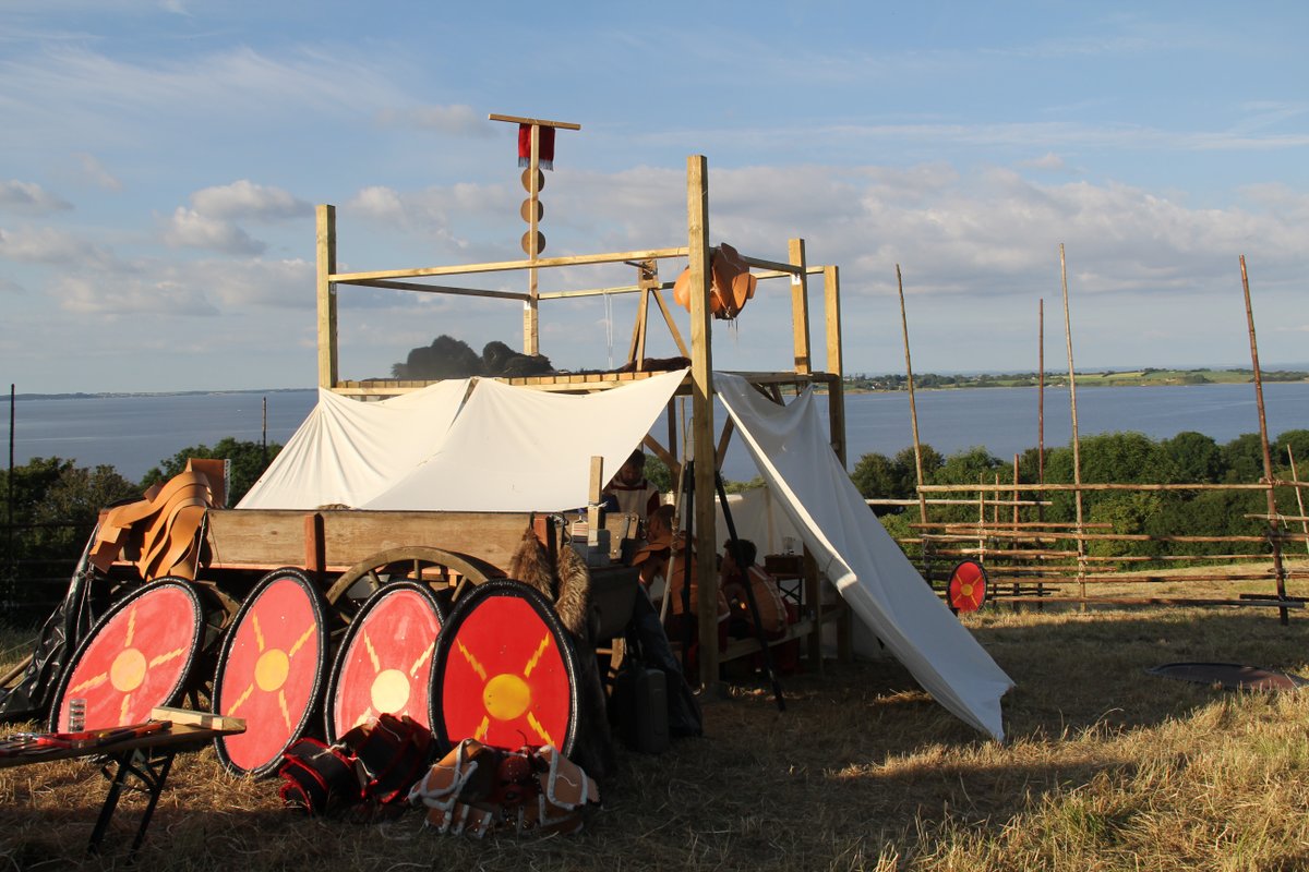 In this week's article from our archive, Exilian member Nanna gives a useful range of thoughts on Nordic #LARP and #storytelling and how they interact. An interesting read for larpers, game designers, and other folks besides!
 
exilian.co.uk/forum/index.ph…