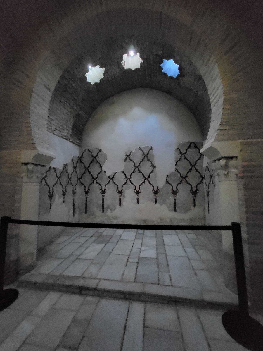 El hamman Al-Walad  es un lugar digno de las Mil y Una Noches☪️ los baños árabes más grandes de España y mejor conservados de Europa. ¿Quieres descubrirlos? Contacta con nosotros

#claritasturismo #claritasjaen #jaen