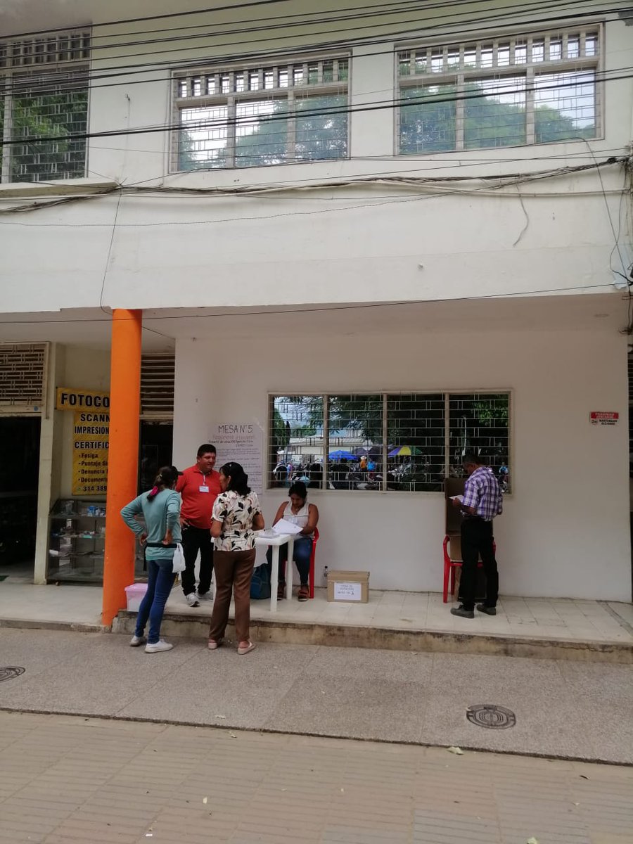 ErikTellez18's tweet photo. Mesa de Votación en las presentes #EleccionesCacaoteras2022 en el municipio de Palermo-Huila, ubicados al lado de la alcaldía de Palermo.
@fedecacao @e_baquerocacao @MinAgricultura @PoliciaColombia @Gob_Huila @AlcaldiaNeiva @NoticiasCaracol @NoticiasRCN https://t.co/0oqqJUlMfm