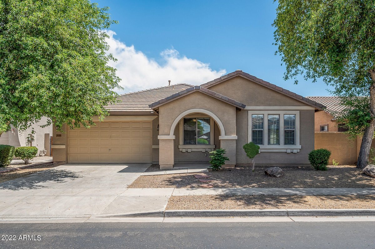 Interested in this property? Contact me to see it in person! #homesforsale  cpix.me/l/151911495