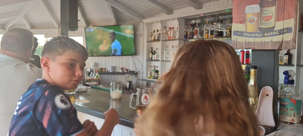 Loumkamm's tweet photo. @Forestaremagic0 Watching in Kefalonia 🍻😃 https://t.co/0h2nUkt6lw