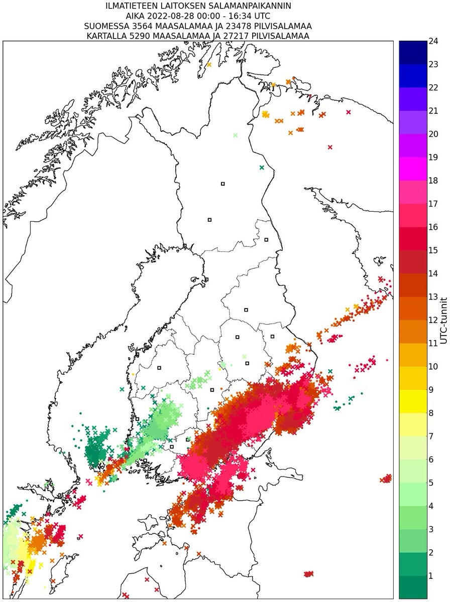 Foudroiement intense en ce mois d'août en #Finlande avec plus de 85000 impacts de foudre relevés, ce qui représente un record pour un mois d'août. 