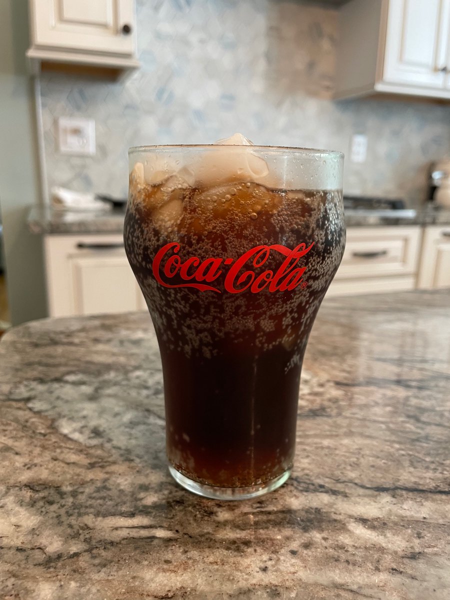tlunter's tweet photo. livin’ la vida coca https://t.co/wjSQY6hCKv