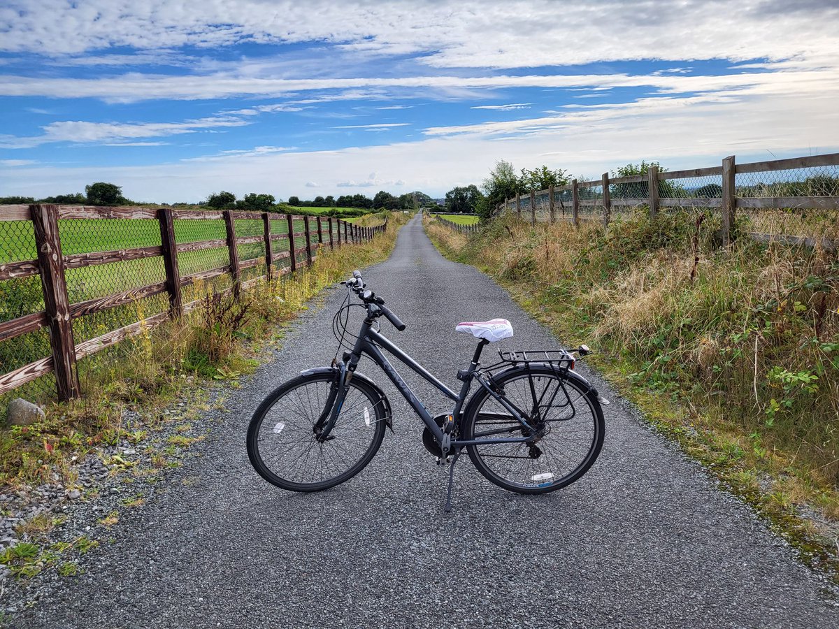 One of my favourite cycle trips , I called this the #GortMiniGreenway , connecting Gort to @Coole_Garryland 
Follow link for instructions 😀
bit.ly/2Cdufg8
#Gortcycletrails #SafeCycleTrails #RotharRoads #RotharRoad #CycleTheChange