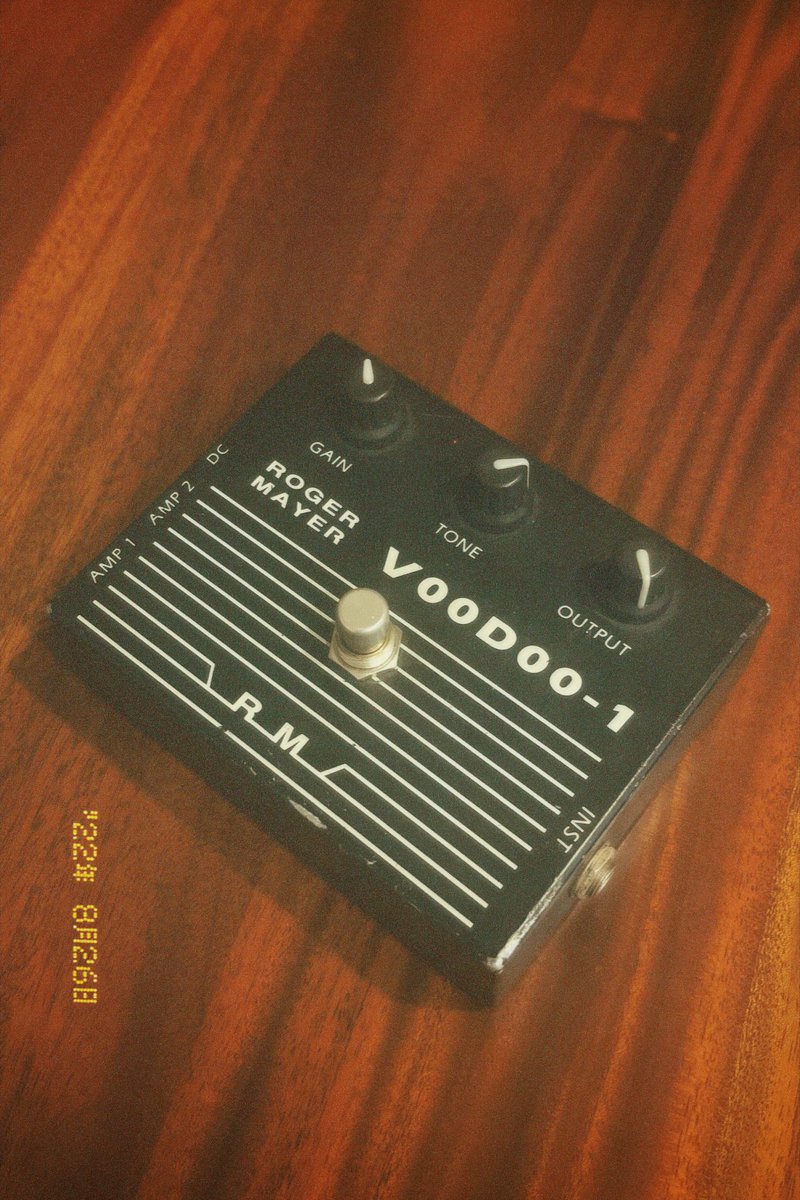 ZeeYoung69's tweet photo. 玩物喪志😮‍💨

#guitarpedals #effectspedals #effector #fuzz #pedalporn #overdrive #90s #90skids #90年代 #ファス #エフェクター #ibanez #ts10 #ProCo #RAT2 #RogerMayer #Voodoo1 #OrganicSounds #OrgaFace66 https://t.co/An5jGT0iJi