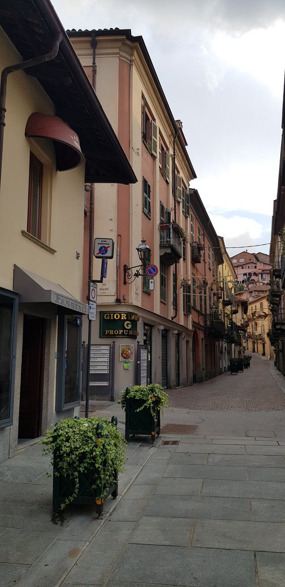 stefano00121's tweet photo. Buona serata Amici dalla splendida #Saluzzo
Capitale per oltre quattro secoli, dal 1142 al 1548, del marchesato a cui diede il nome ππ€π₯
π· #ste72 (#oggi in questo momento) https://t.co/maduWmt6c1