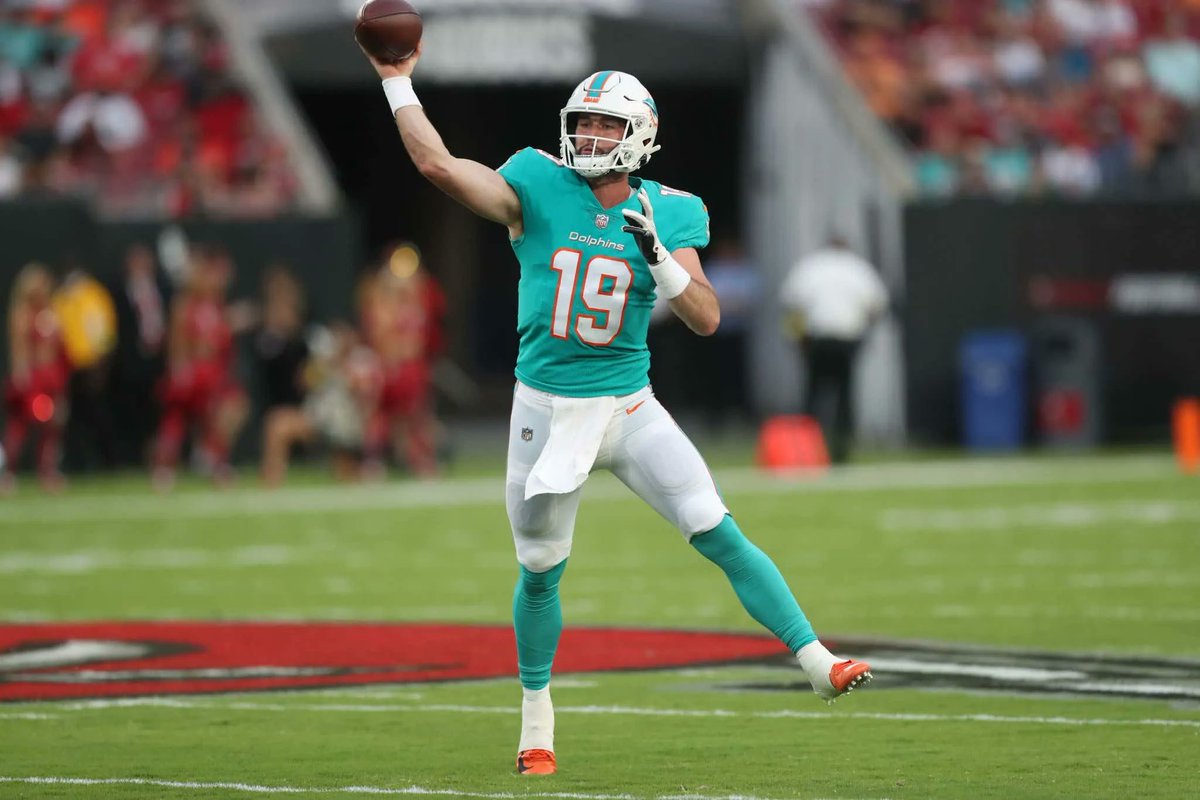 The Mike McDaniel Effect: Dolphins QB Skylar Thompson, A Freaking 7th-Round Rookie, Is The NFL Preseason MVP By A Mile bars.tl/3430450