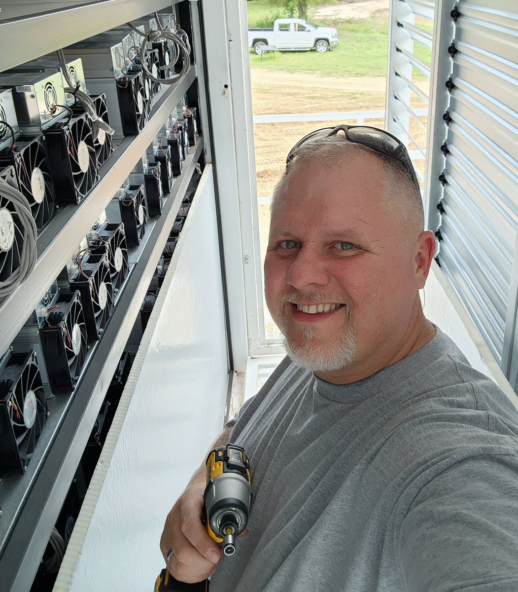 TheCoinDad's tweet image. Funny how ppl still calling for #Bitcoin to go to ZERO while my techs and I are super busy helping clients scale their Bitcoin operations in middle of a bear market. Don't let Bitcoin low price fool you, lots of things happening under the hood!

#btc #blockchain #crypto #Mining