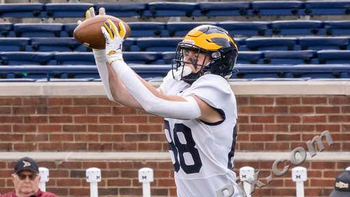 WrightActionPix's tweet photo. @TheCHSWolves Varsity @ClarkstonFB2013 vs Davison https://t.co/jTsupkxAD2
#ClarkstonFootball #WolvesFootball #GoWolves #BattleAtTheBigHouse https://t.co/RMgPW1L0ov