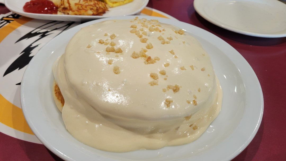 KillaWong's tweet photo. Home of the Original #MacNut 🥞 (@ Boots & Kimo’s Homestyle Kitchen in Kailua, HI) https://t.co/0qSQx9AKT1 https://t.co/r66U7oxbXB