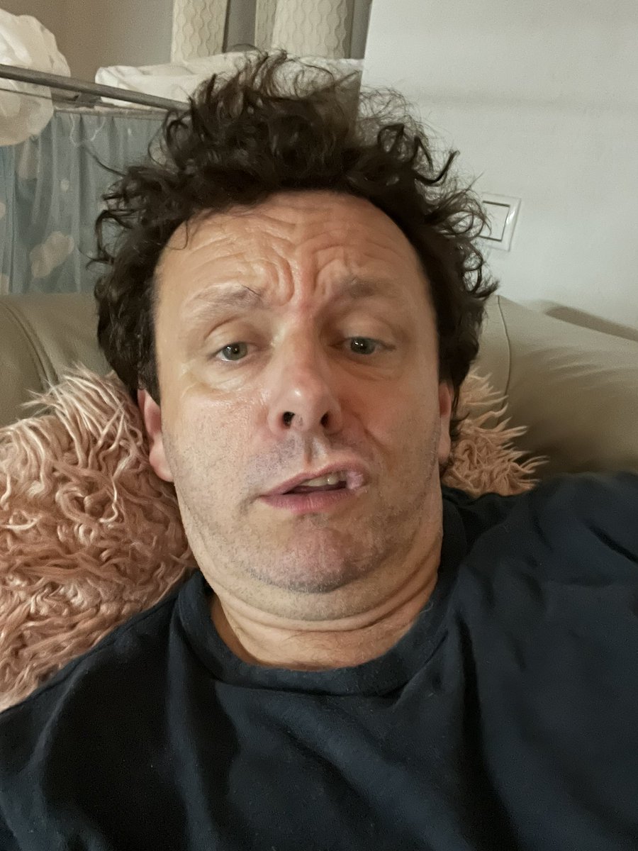 michaelsheen's tweet photo. Is that better Jim? Me doing my terrible Elvis impersonation on the right there. Amazing what a bit of hair dye can do! #YesItsAlwaysForAJob https://t.co/548X7ZNNBY
