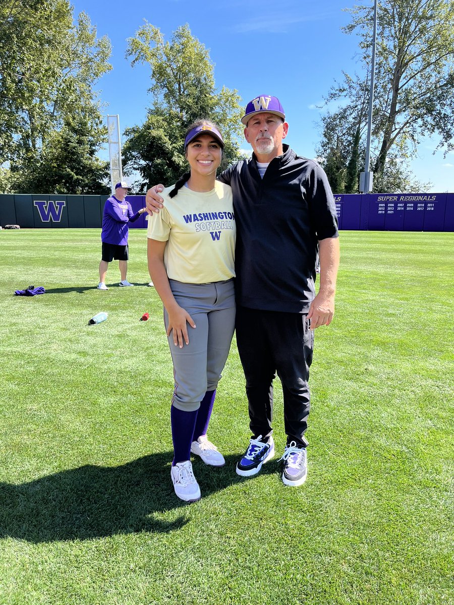 Thank you @UWSoftball and Coaches @CoachTarr @K_Nobach28 @lglasoe for a fun couple of days at camp with your team!