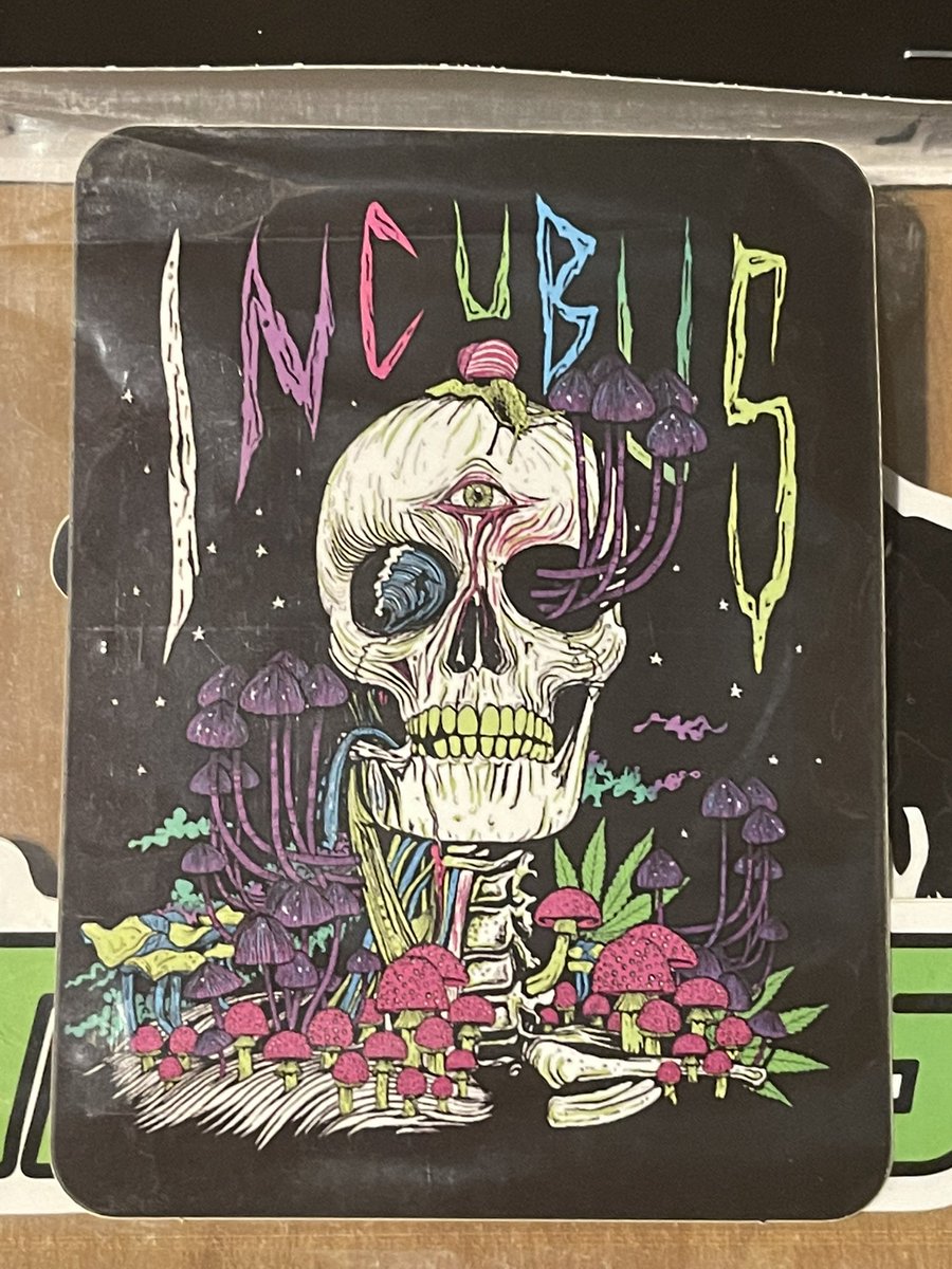 fusionboy69's tweet photo. @AlienqueenNFT Saw Incubus last night and thought about you when I saw this art. 😉 https://t.co/JRKDwmOC63