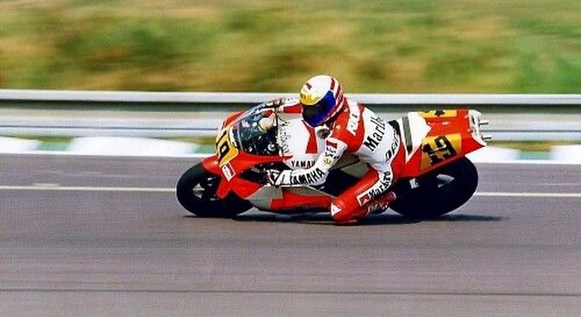 34ks_46vr_jp's tweet photo. John🇺🇸1991
#JohnKocinski #Marlboro #TeamRoberts #YAMAHA #YZR500
#WGP #GP500 #WGP1991 https://t.co/w0In8jwZXq