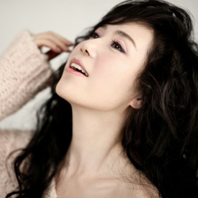 가수최유나 tweet media