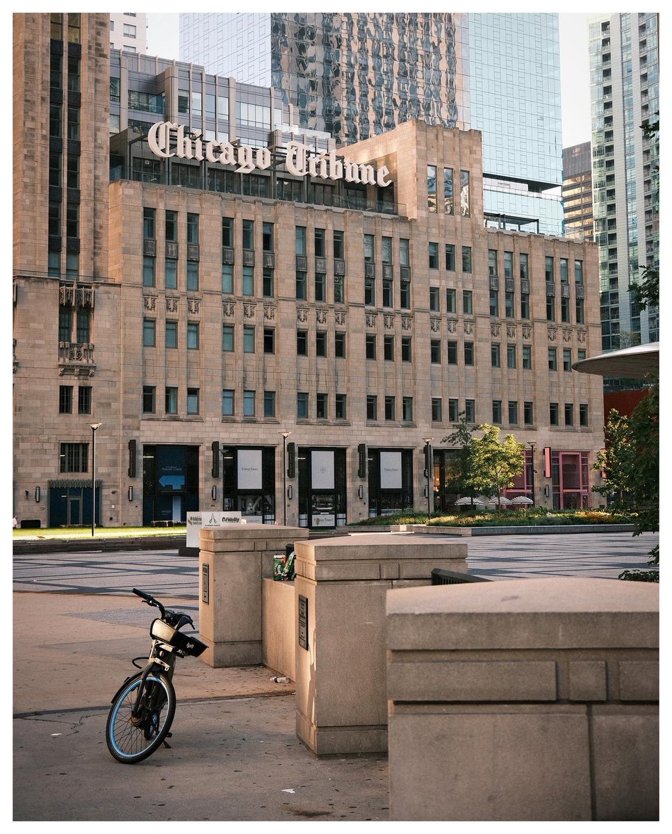 MattGiesow's tweet photo. #chicago #streetphotographer #fujix100v https://t.co/2izmJhPyWT