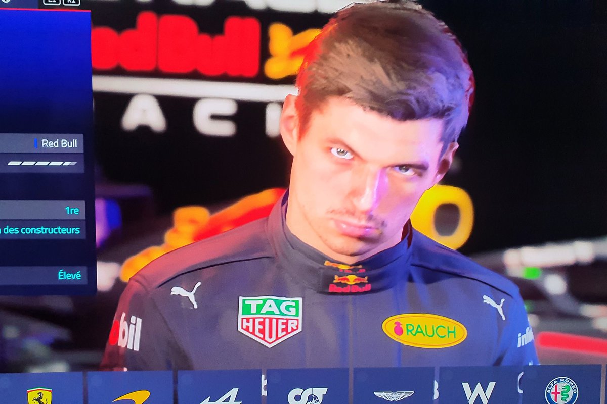 Très déçu par #F1Manager2022. Sur #PS4, les graphismes sont datés, les pilotes ont des têtes de tueurs. Et je ne parle même pas de ce bug agaçant qui bloque l'utilisation de la manette durant la course.