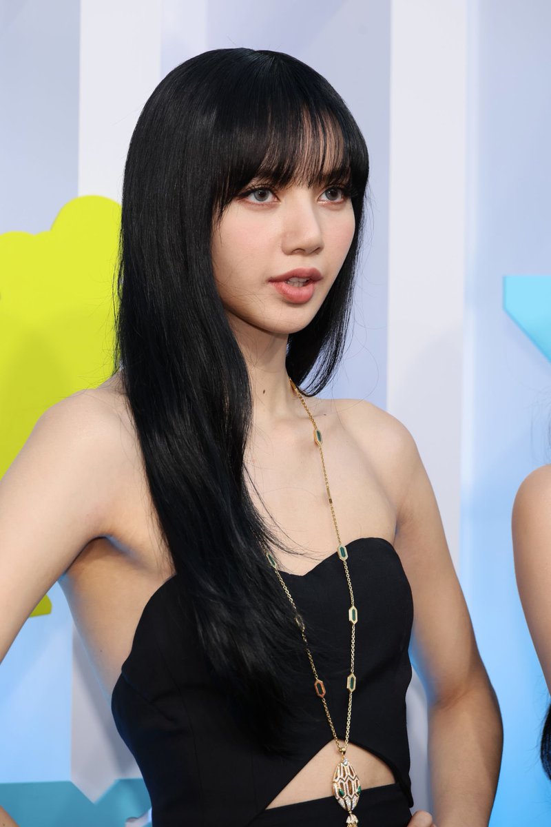 popcultureshub's tweet photo. Lisa of BLACKPINK attends the 2022 MTV #VMAs https://t.co/3adoM79s88