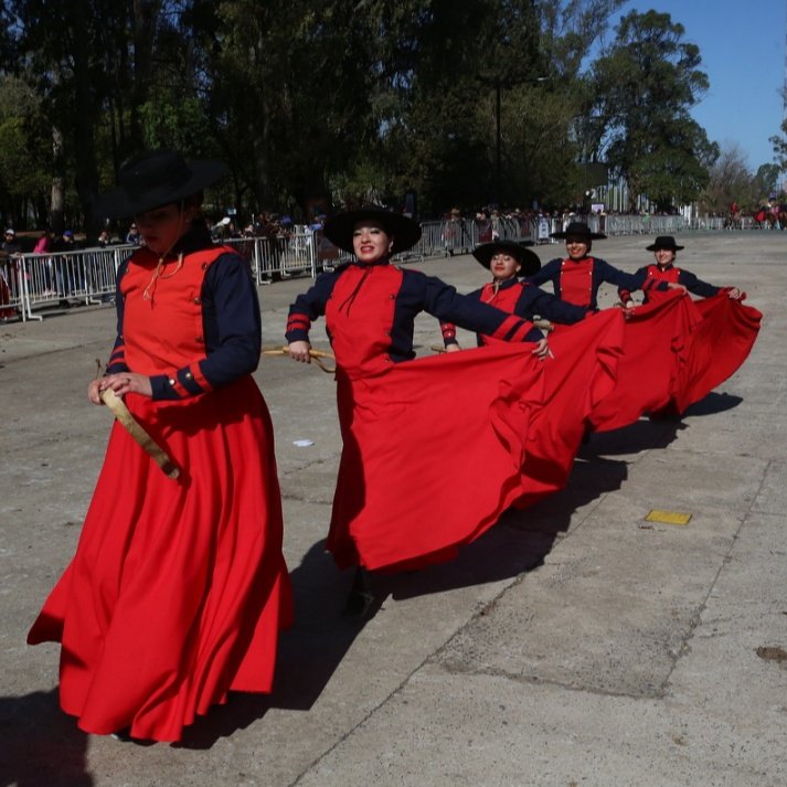 fefoprieto's tweet photo. #FestivalCriollo en @TecnopolisArg
                    🧉🪗🐎🇦🇷

Desde la Secretaría de Gestión Cultural de @CulturaNacionAR realizamos una fiesta para poner en valor las identidades culturales asociadas al tradicionalismo, al criollismo popular y al arte rural.

#CulturasGauchas https://t.co/Eg9qn9lSv0