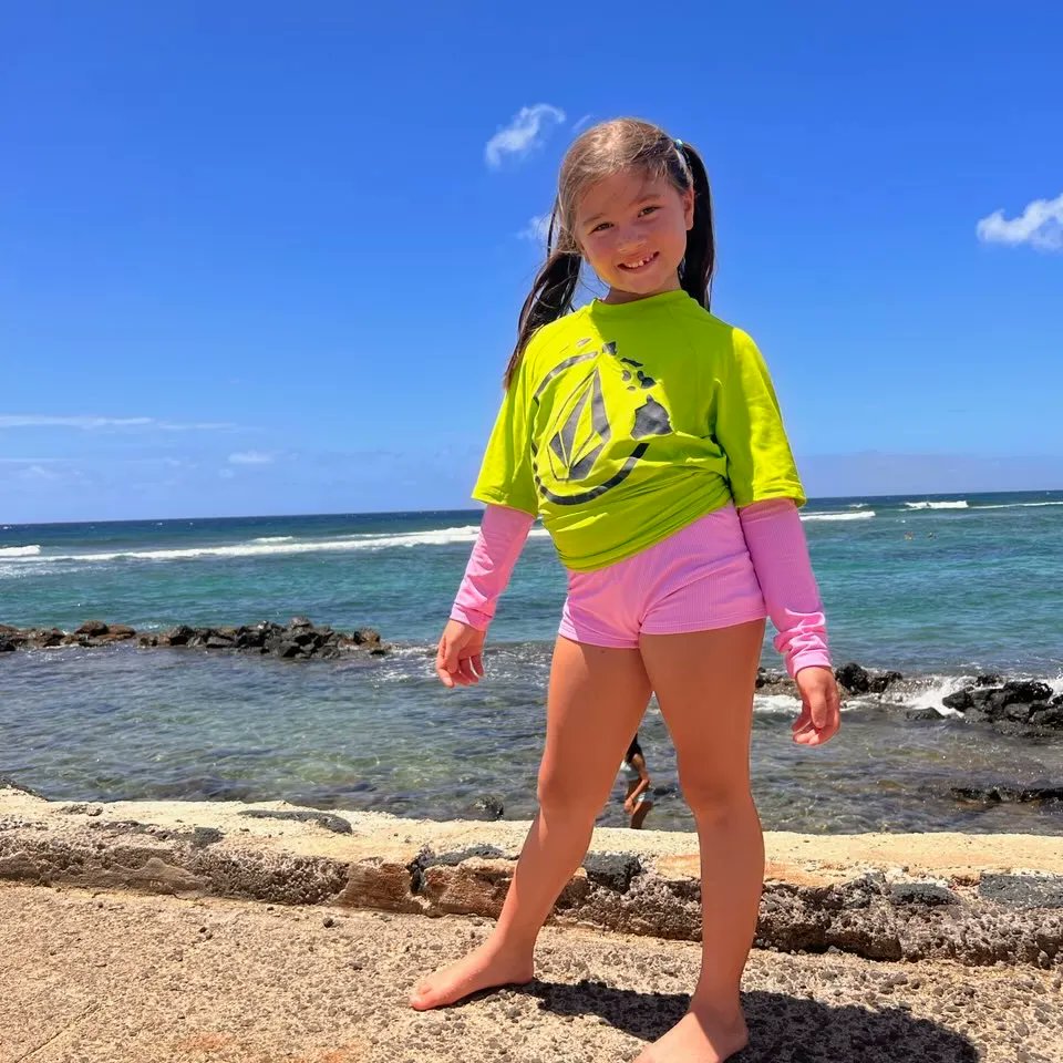 lori_p_decker's tweet photo. Lakota Swanson, surfer https://t.co/VsK6UDfRep