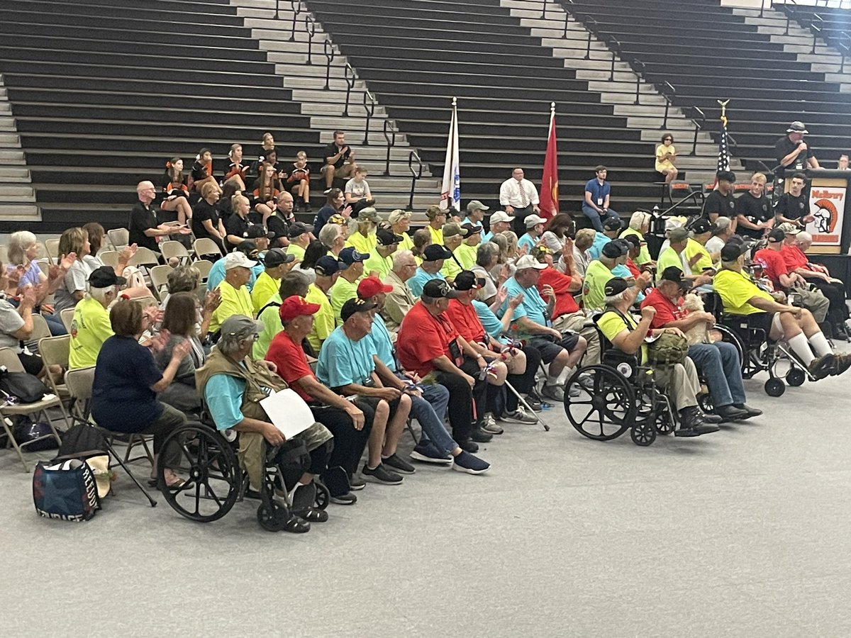 Mr_Sterner's tweet photo. What a pleasure to host the Northern Illinois Honor Flight Welcome Home Ceremony at MCHS! Big s/o to the cheerleaders, band, choir, Warrior media and student volunteers for their participation. Many staff members helped and it was an honor for us to welcome home our local heroes! https://t.co/NukgpqaTTs