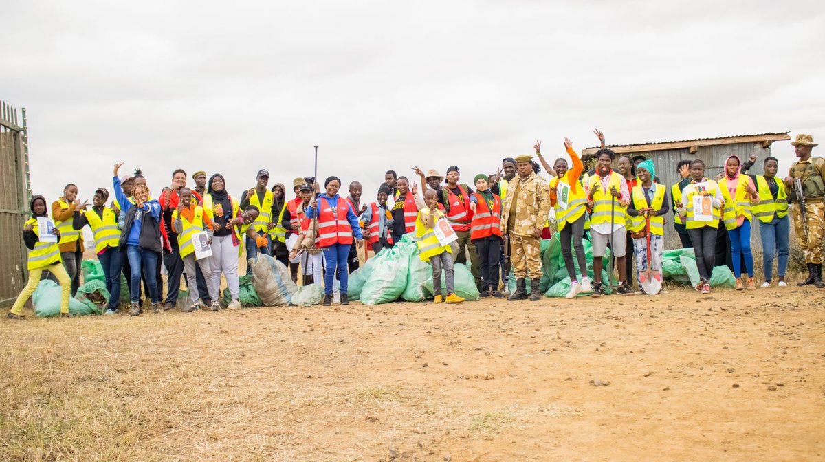 MatundaPhoebe's tweet photo. African youth are ready to play an active role in securing the future of our protected areas #TukoTayari !
@SUSOyouth Nairobi National Park Clean Sweep
#Youth4Parks #SUSO #ChangeMakers #PartnersInTheVision https://t.co/rvFfmyaMZo