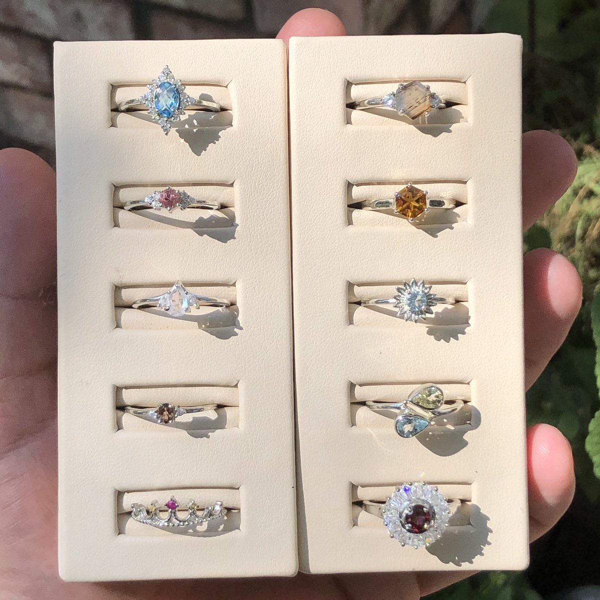 lukeylux's tweet photo. ✨ GIVEAWAY TIME  ✨

Rules:
• Must be following me! ✅
• RT, Like, and Tag Below to enter!🏷 
• SEE THREAD FOR MORE INFO

What you win: 
Any ring below in sterling silver with choice of gemstone*

Giveaway ends 9/4 @ 11:59pm PST and winner announced 9/5 @ 12pm PST https://t.co/Le6tsoOxUV