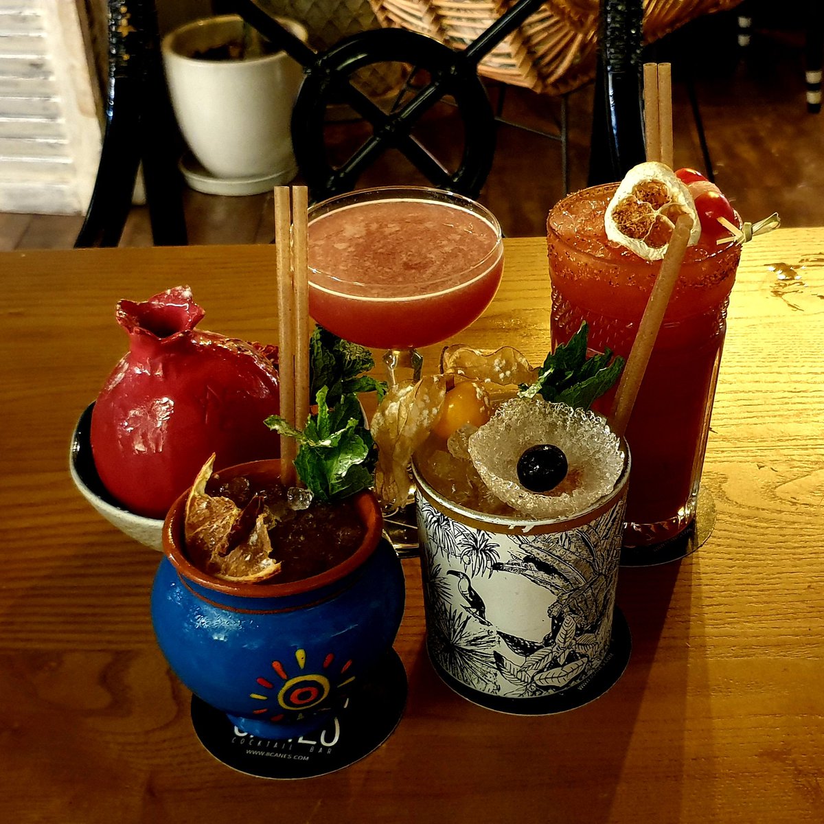 CineMasFood's tweet photo. @8_canes sorprende el paladar con su menú #cinemasfood. Por no hablar de los deliciosos cóckteles con los que puedes cerrar una estupenda comida 🍹🍸😋 https://t.co/M8uz5v1b1w