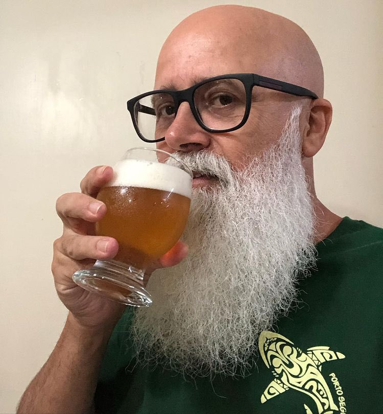 Richard70839423's tweet photo. Let's go Ipa!!!  🍺👊🍻👊

 #whitebeard #longbeard
 #beardmodel #beard4all #beardking #barbastyle #barbaderespeito #barbudo #staybearded #beardpower #vikingbeard #whitebeardedmen #railway #barbeiro #barbershop #beer #craftbeer https://t.co/z2LbaYGIiB