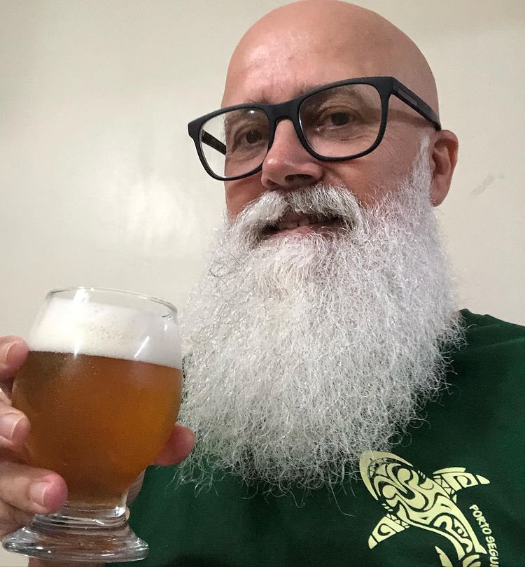 Richard70839423's tweet photo. Let's go Ipa!!!  🍺👊🍻👊

 #whitebeard #longbeard
 #beardmodel #beard4all #beardking #barbastyle #barbaderespeito #barbudo #staybearded #beardpower #vikingbeard #whitebeardedmen #railway #barbeiro #barbershop #beer #craftbeer https://t.co/z2LbaYGIiB