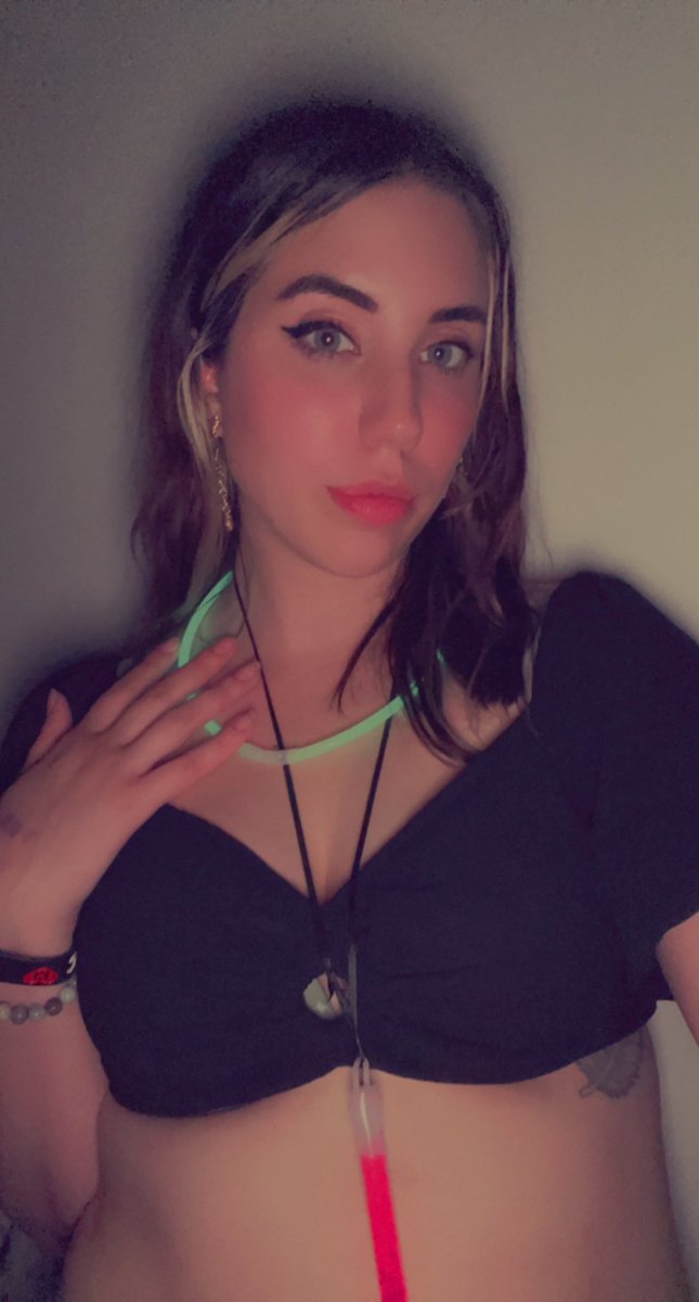 VioletVossxo's tweet photo. As much as I love to drain you losers it’s more than just taking your hard earned money. I try to care and respect my subs . It’s not all about demanding money. I can have a kind side . But do not take my kindness for weakness 😈 now get sending . $viixy findom paypig cashcow dom https://t.co/xOPJjbmHxQ
