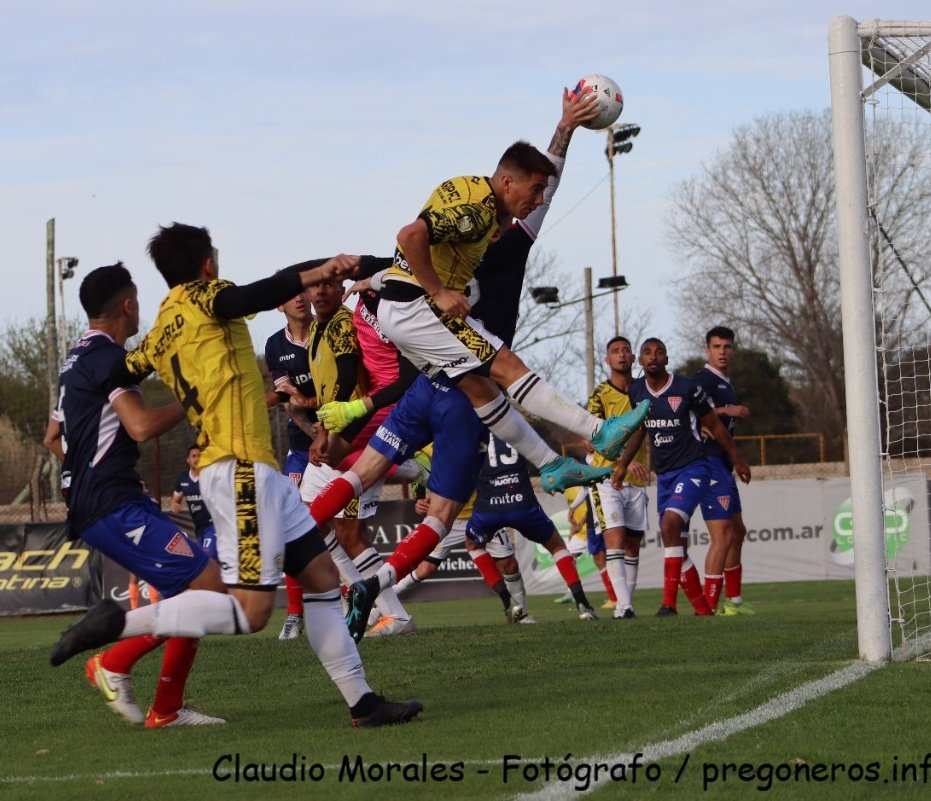 Lo que pasó ayer en a Agronomia es una vergüenza. Es un arrebato contra los sueños de un equipo de barrio que está luchando por ascensor por primera vez en su vida al Nacional y a favor de los dueños del poder en el fútbol de ascenso.