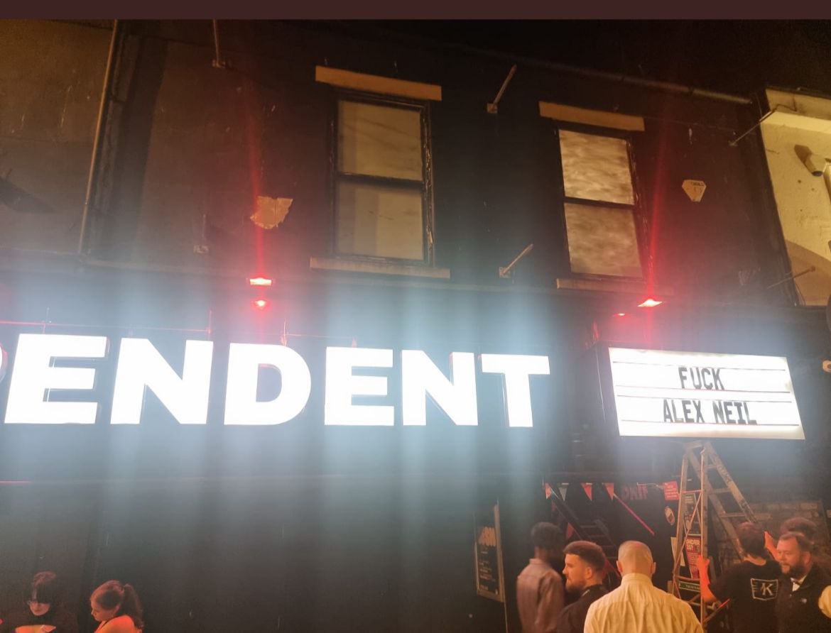 secondtierpod's tweet photo. A venue in Sunderland tonight 🤣😅 https://t.co/RcTOPNVL4J