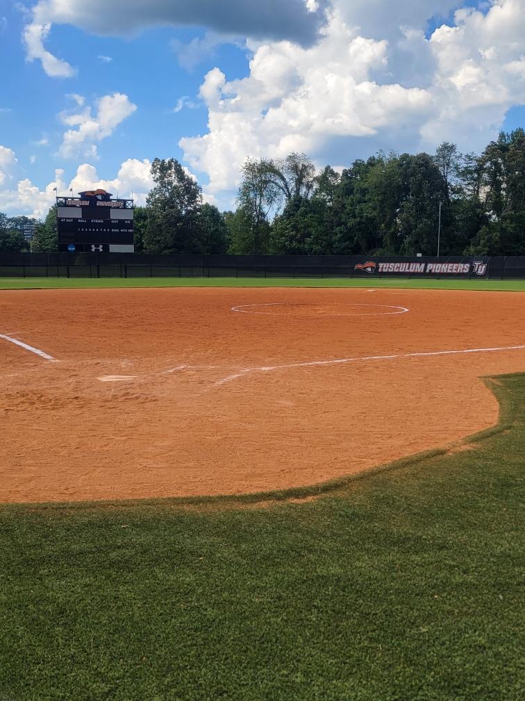 katyfish16's tweet photo. Love this beautiful campus. Had a fun day @Tusculumsoftball camp! Thank you @Krenz77Eric and Coach J! #pioneerup https://t.co/gJS0BdSf6q
