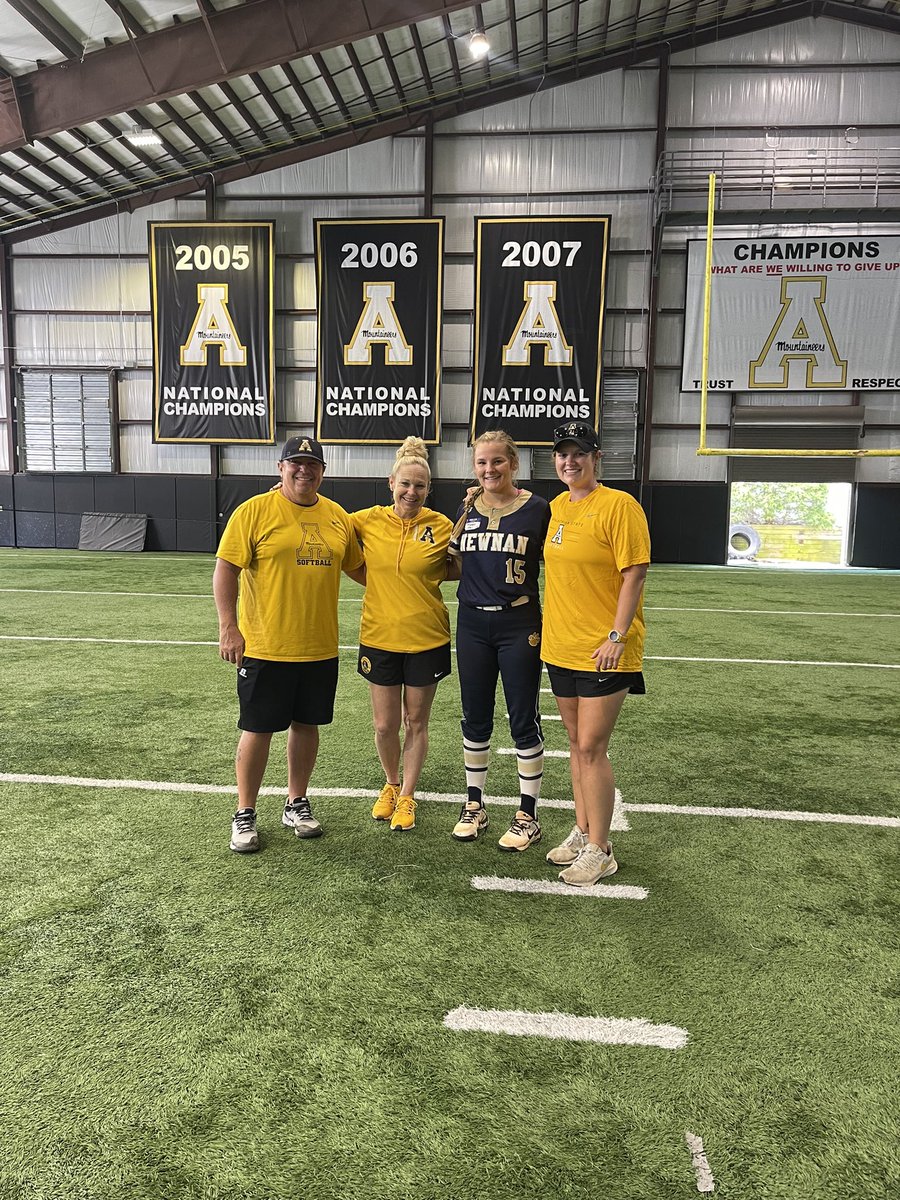maddiev58's tweet photo. I had an amazing time at the @AppStateSB camp today! Thank you so much @slis23 and @coach_ruechel Can’t wait to come back!! @GAImpact_Maher @trainyourgameah @Los_Stuff https://t.co/Crb5gx6BTY