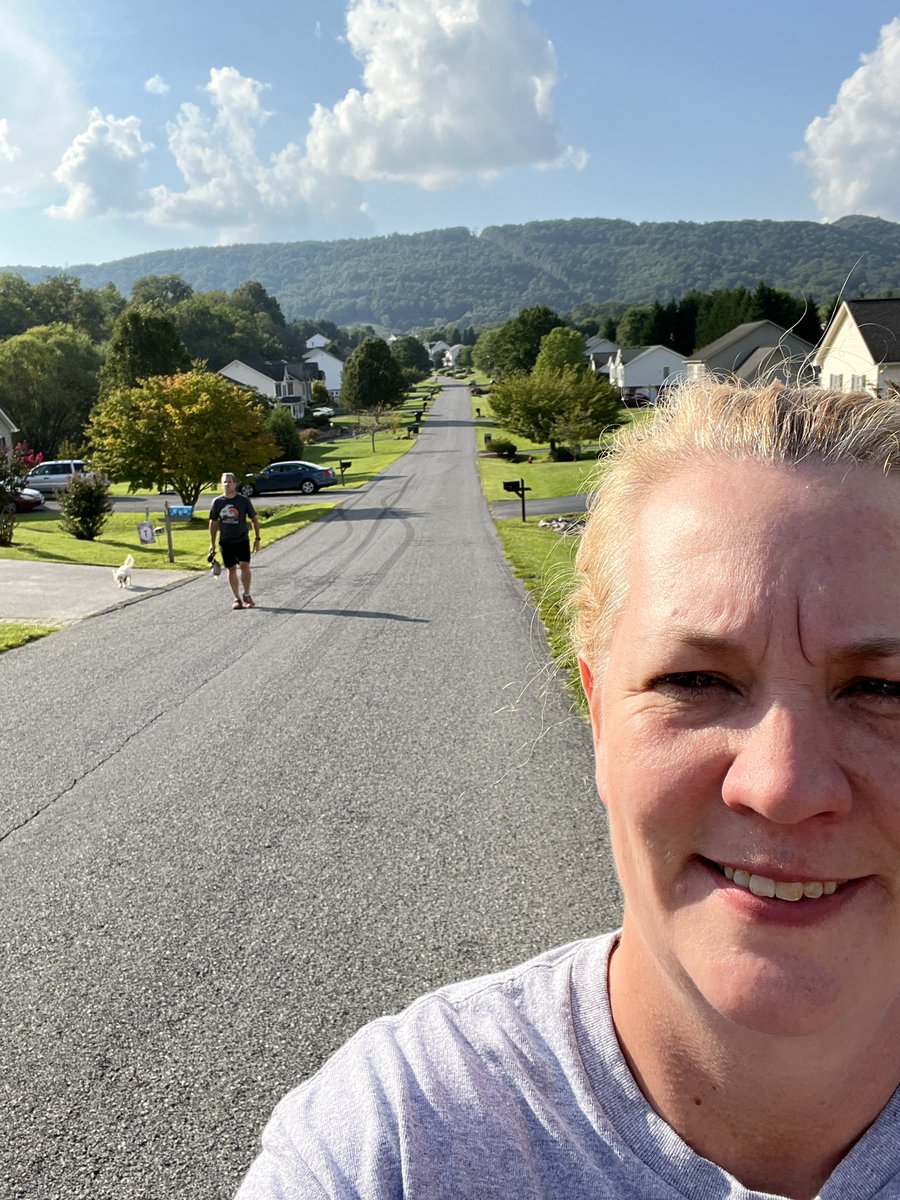goodmanre03's tweet photo. Every step does count! @TheWalkingEds Walking the dog around the neighborhood. https://t.co/l80cLZ71va