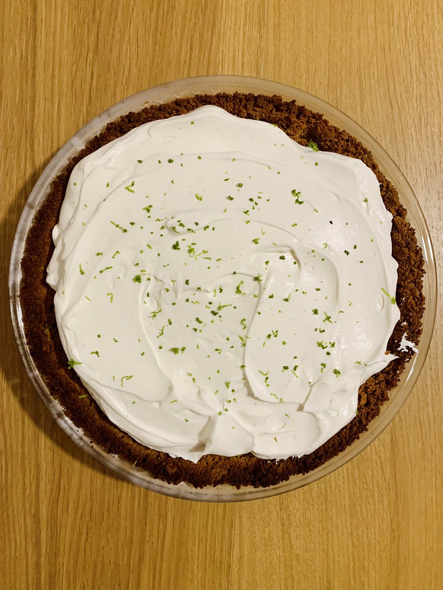 On tonight’s episode of literary foods: Nora Ephron’s key lime pie 🥧