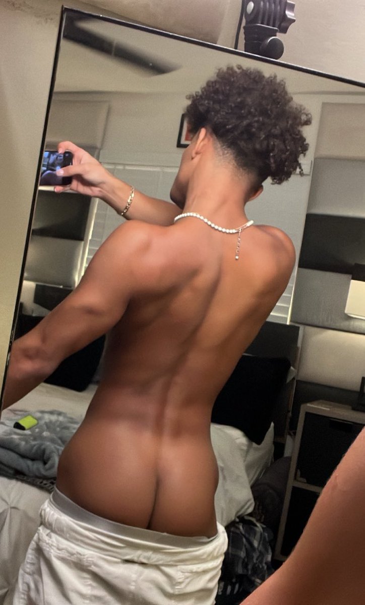 itsknickss's tweet photo. from the back🍑 https://t.co/1rXGqfHkwu