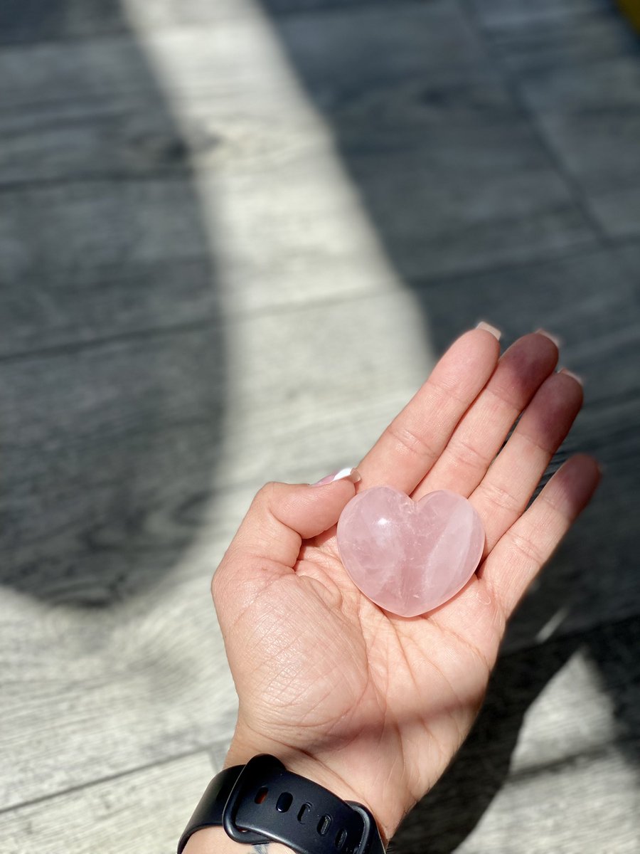 PeacefulMines's tweet photo. ✨✨✨ Fill your days with more LOVE and CRYSTAL HEARTS ✨✨✨ #peacefulminesboutique #crystalstore #crystalshop https://t.co/BgQp0dt3wz