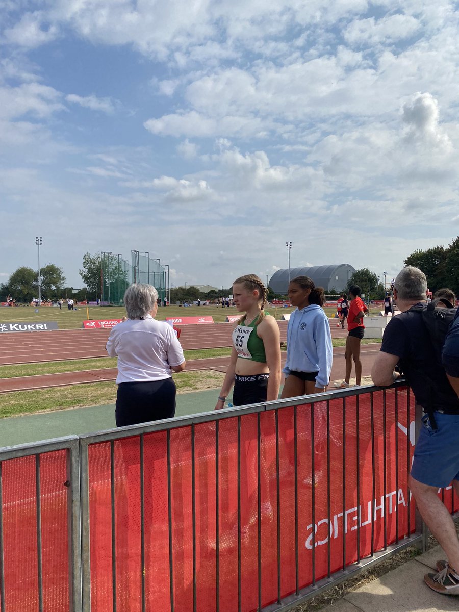 Very proud of Issy, at the England Athletics National Championships she reached the semi finals up against the best U15 girls in the UK and narrowly missed out on a place in the final, finishing 9th overall.
Also finishing 11th overall in her 200m🥹 #YateAC