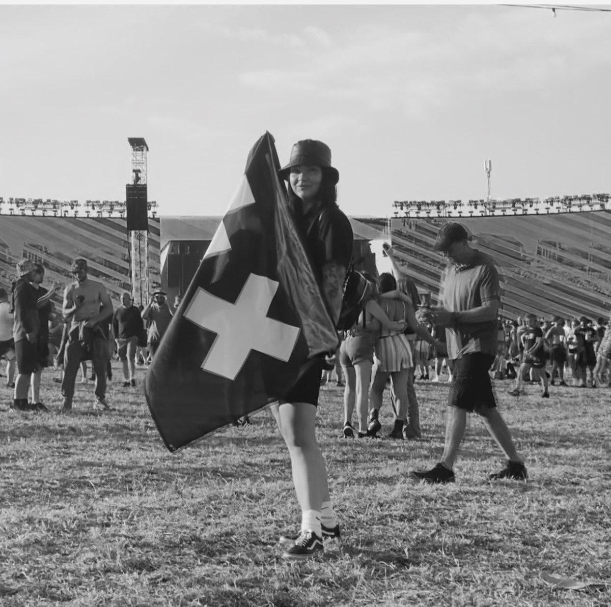 fskinshit's tweet photo. if anyone looking for ticket for Creamfields today🇬🇧
i got scammed yesterday and i got one spare ticket for today
just want to give that for free to the person who is really in need of🙏🏻🤍
#creamfields2022 #creamfields https://t.co/mEnSNDGIvA