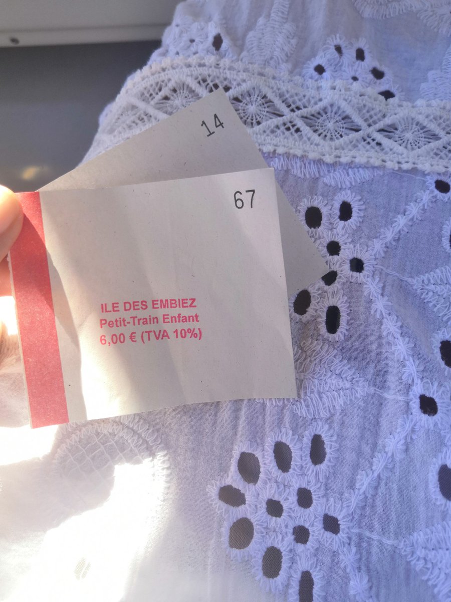 MiyaDraw's tweet image. Quand t'as presque 29 ans et qu'on te met le tarif... ENFANT 😭