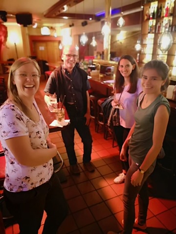 IPN_Kiel's tweet photo. International colleagues are on their way to the #EarliSIG2 Conference 2022 in Kiel to join the first social event and unofficial start to the three-day conference program: The pre-conference get-together at a local bar in #Kiel. Let the networking begin! #earlisig https://t.co/Twheg0bRni