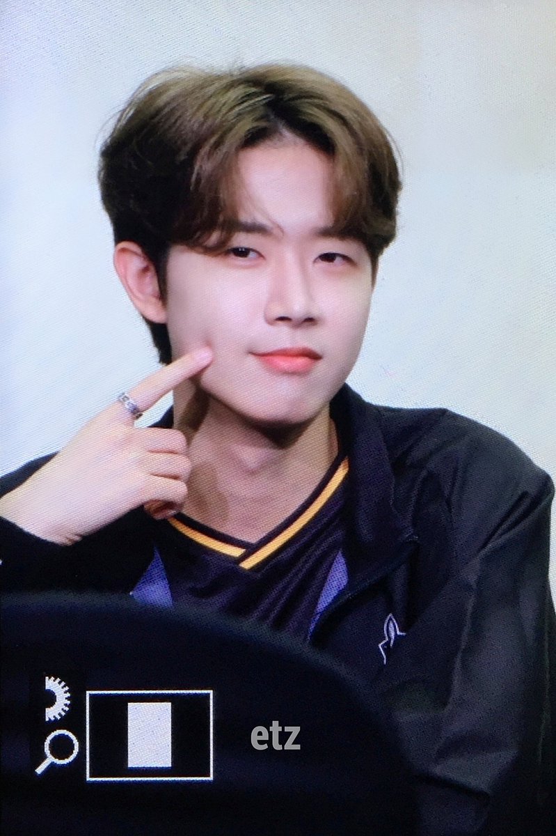eight_to_zero's tweet photo. 220828 보조개 뾱👈🏼
#골든차일드 #GoldenChild #김동현 #동현 https://t.co/8BtNsTvltX