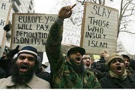 Wild eyed fanatics in London = Diversity🙄  

Since the 2019 GE a further 65k young self entitled followers of Islam without any IDs have been trafficked into Britain by our own govt

Flooding Britain with legal &amp; illegal Muslims is akin to playing Russian roulette with 6 bullets