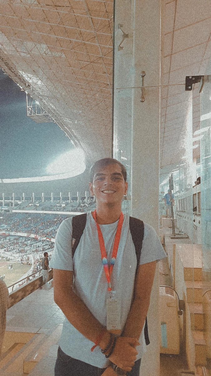 rswrites25's tweet photo. The Kolkata derby is different gravy!

#KolkataDerby #EEBATKMB #EastBengal #MohunBagan #VYBK https://t.co/ekFl9Zp29i
