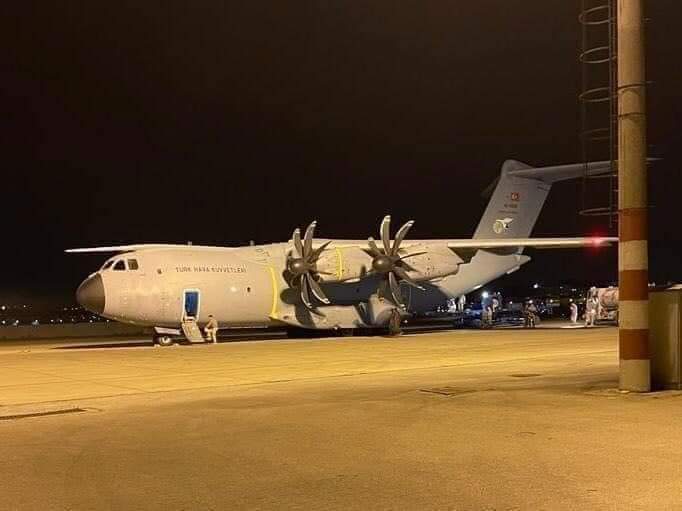 مولانا فضل الرحمٰن صاحب کا ترکی کا دورہ کرنے پر طعنہ دینے والوں۔!
یہ ہے مولانا فضل الرحمٰن صاحب کا ترکی کا دورہ کرنے کا نتیجہ ۔
ترکی حکومت نے1 بڑا طیارہ خوردونوش کا سیلاب متاثرین کیلئے آج  پاکستان بھیج دیا۔