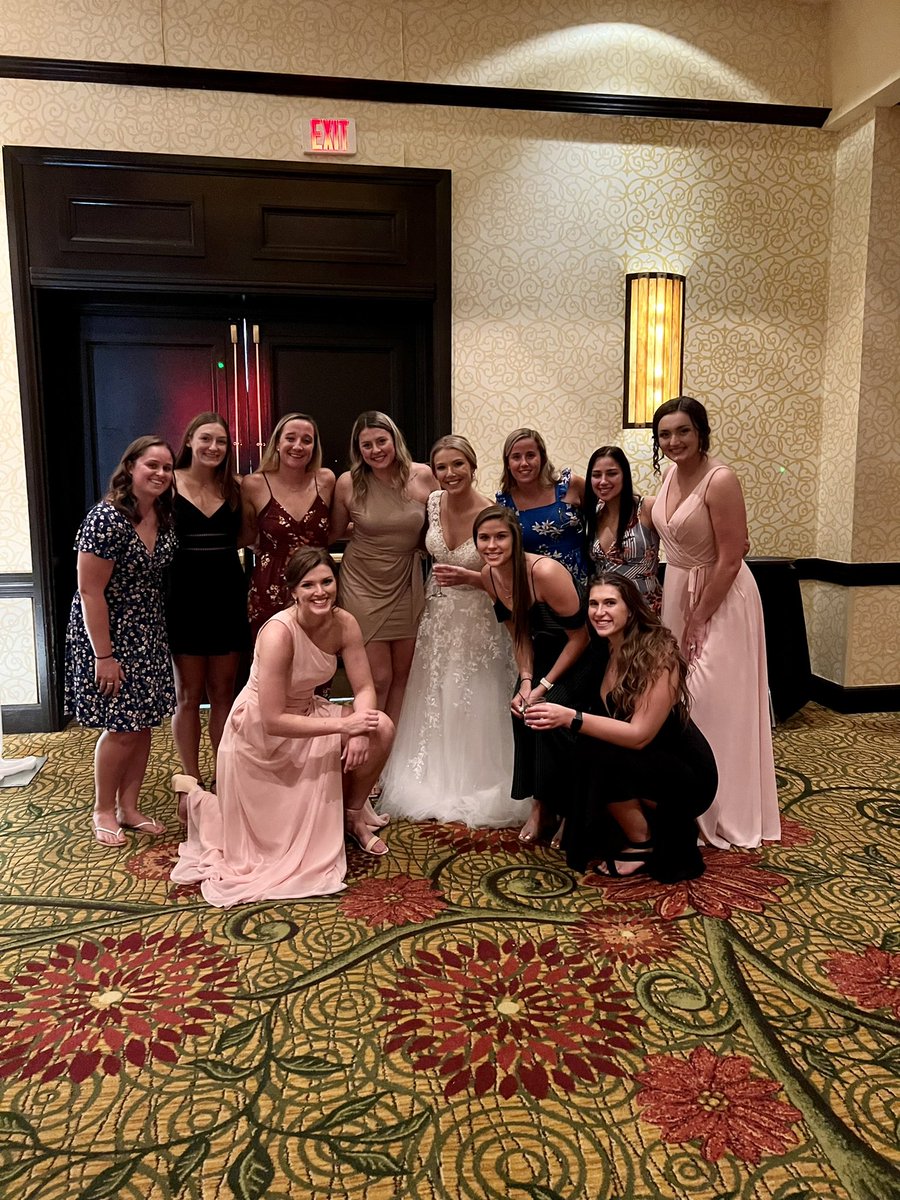 GannonWBB's tweet photo. Congrats to our GUWBB Alum Lauren Tewes ‘19 on her marriage to Will Gadson ‘18. We are so happy for the Newlyweds and wish them a lifetime of love and happiness! 

Great to see so many familiar GUWBB faces by her side too 😊 https://t.co/aBwjJyB60d