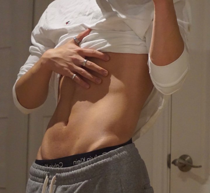 kagssmoon's tweet photo. ────       @ 𝗄iyoomi'𝗌 𝗆𝗈𝗈𝗇 for ss 𖫲    
                 He always tell me he miss it,   
                    He wanna F R E A K.  ৎ୭ ˮ 

ㅤ             ㅤ #SeductiveSunday https://t.co/GZoOLFYiAp