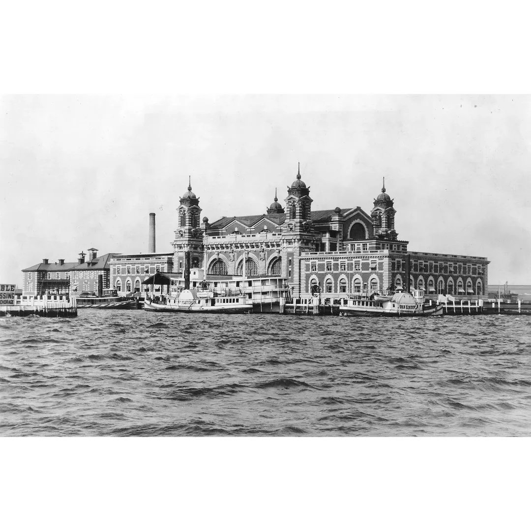 HTDSpod's tweet photo. #SneakPeekSunday
Tomorrow, we take a journey that millions took. We'll follow them as they come from many different countries, but most end up in the same place, a small island in New York harbor.
We're going to #EllisIsland.
#HTDS #HTDSPod #History #AmericanHistory https://t.co/UWh3aChz6z